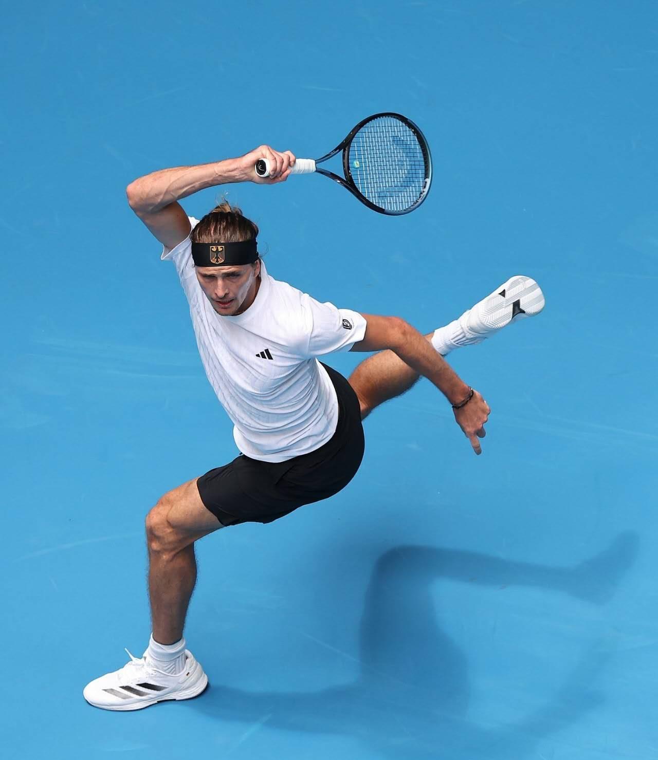 美网险胜澳网，兹维列夫带队取胜