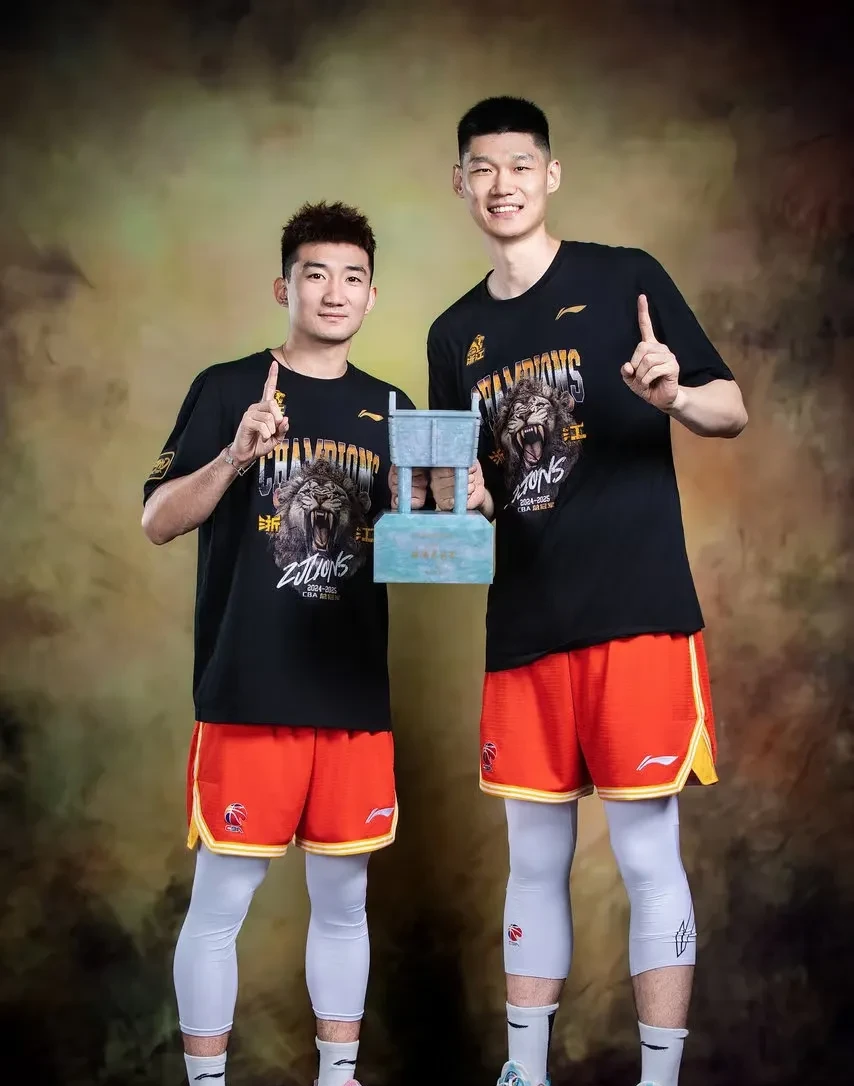 骑士碾压灰熊，孙铭徽扛起全队