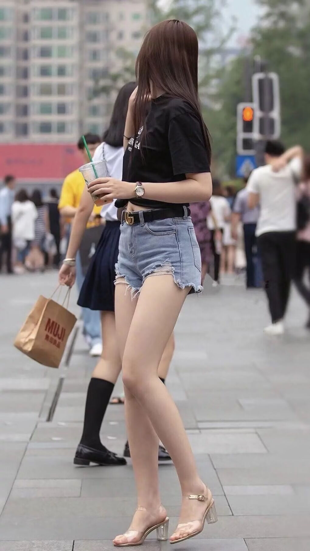 篮网一波流击溃独行侠,东契奇的掌控反噬了他